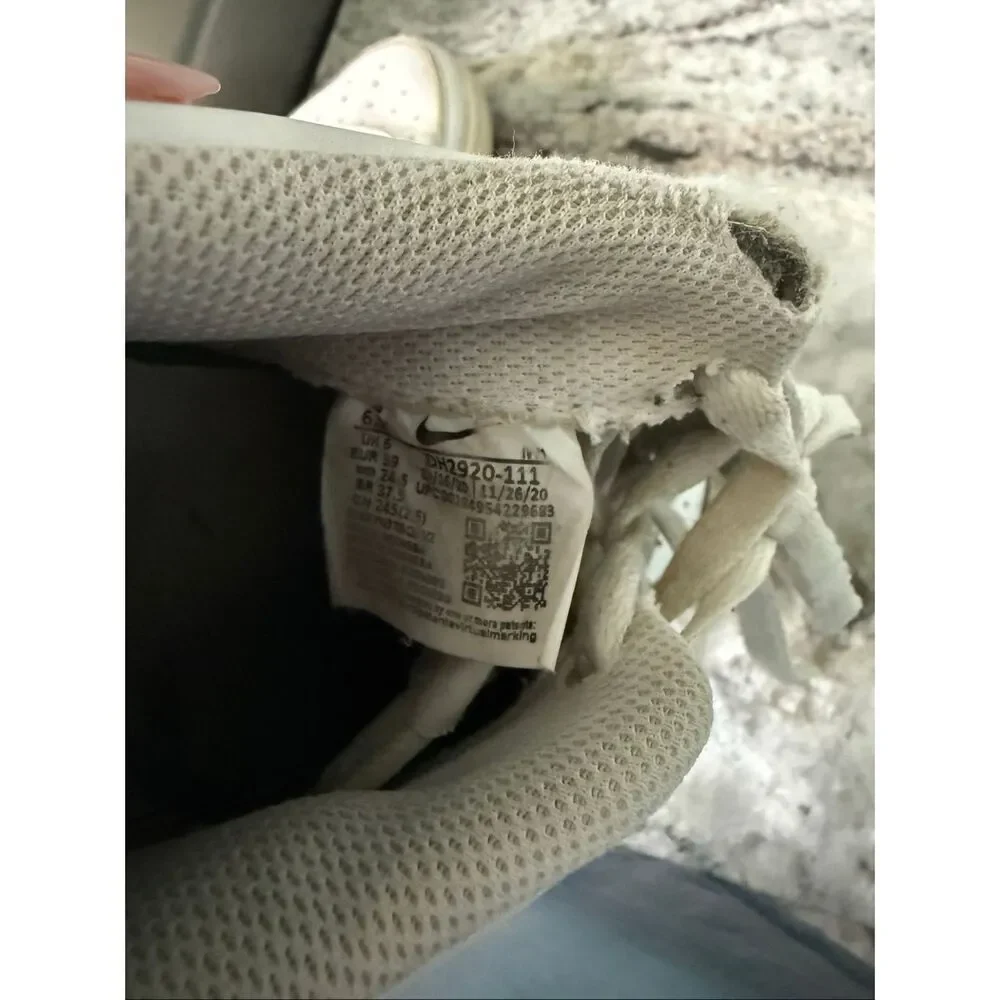 Nike Air Force One 6.5 M/8.5W